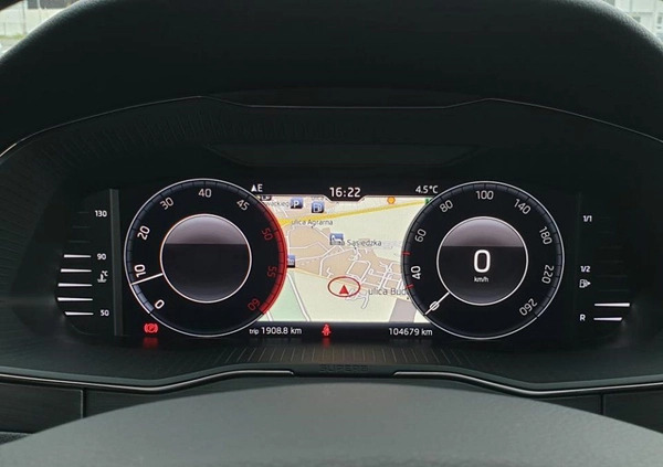 Skoda Superb cena 99900 przebieg: 104679, rok produkcji 2019 z Krapkowice małe 154